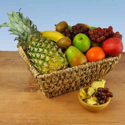 Geschenkkorb Miami Pures Obst im dekorativen Obstkorb Entdecke Mango und Ananas neu